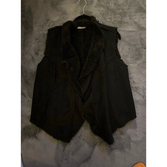 Faux Fur Vest - Picture 1 of 3